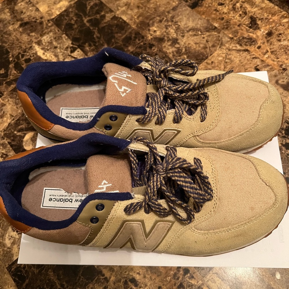 New Balance - Picture 2 of 6